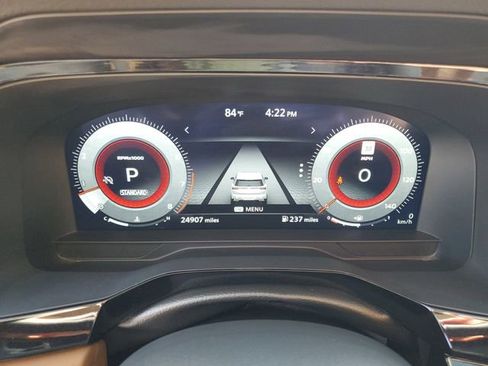Used 2024 Nissan Pathfinder Platinum FWD image 14
