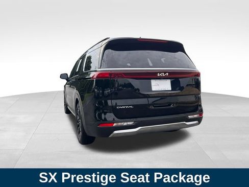 Used 2024 Kia Carnival SX Prestige FWD image 3