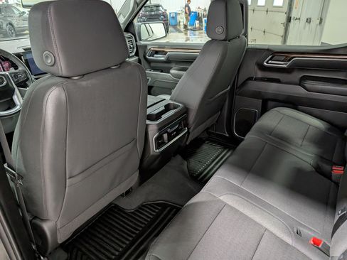 Used 2025 GMC Sierra 1500 Elevation image 18