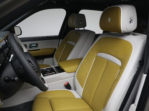 Certified 2025 Rolls-Royce Cullinan image 21