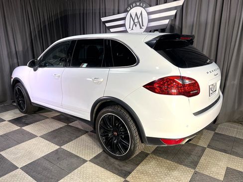 Used 2014 Porsche Cayenne image 16