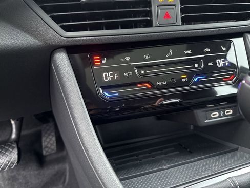 New 2026 Volkswagen Jetta SE FWD image 32