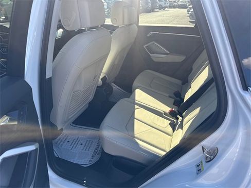 Used 2023 Audi Q3 2.0T Premium image 7