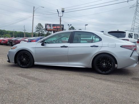 Used 2022 Toyota Camry SE w/ Convenience Package FWD image 11