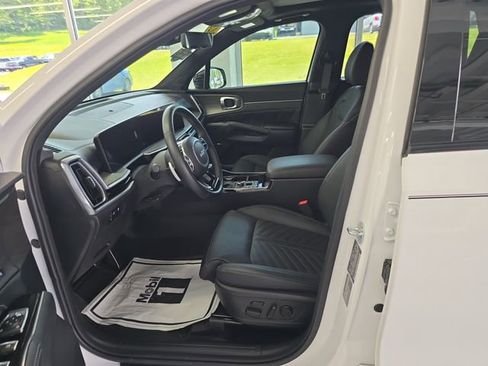 Certified 2025 Kia Sorento SX Prestige AWD/4WD image 14