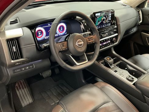 Used 2024 Nissan Pathfinder Platinum w/ Cargo Package image 14