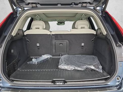 Used 2025 Volvo XC60 B5 Ultra AWD/4WD image 6