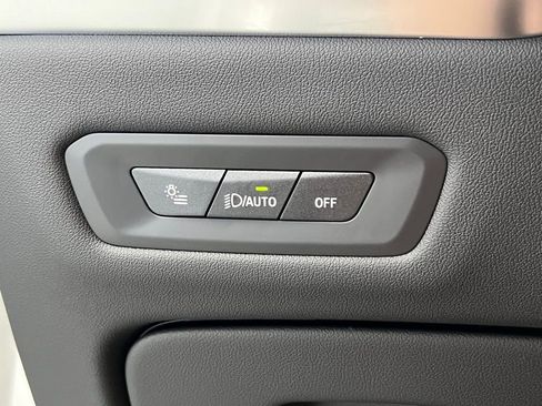 Certified 2025 BMW X5 xDrive50e w/ Premium Package image 21