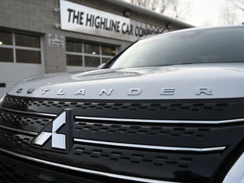 Used 2024 Mitsubishi Outlander SEL image 11