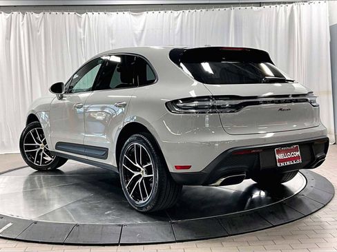 Used 2025 Porsche Macan image 3