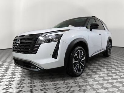 New 2026 Nissan Pathfinder Platinum w/ Cargo Package