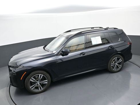 Used 2025 BMW X7 xDrive40i w/ M Sport Package image 34
