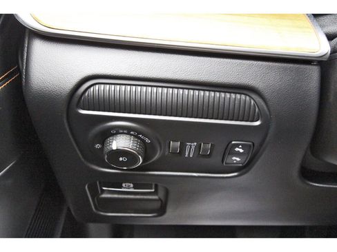 Used 2024 Jeep Grand Wagoneer L Series III AWD/4WD image 18