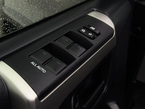 Used 2013 Toyota 4Runner SR5 AWD/4WD image 11