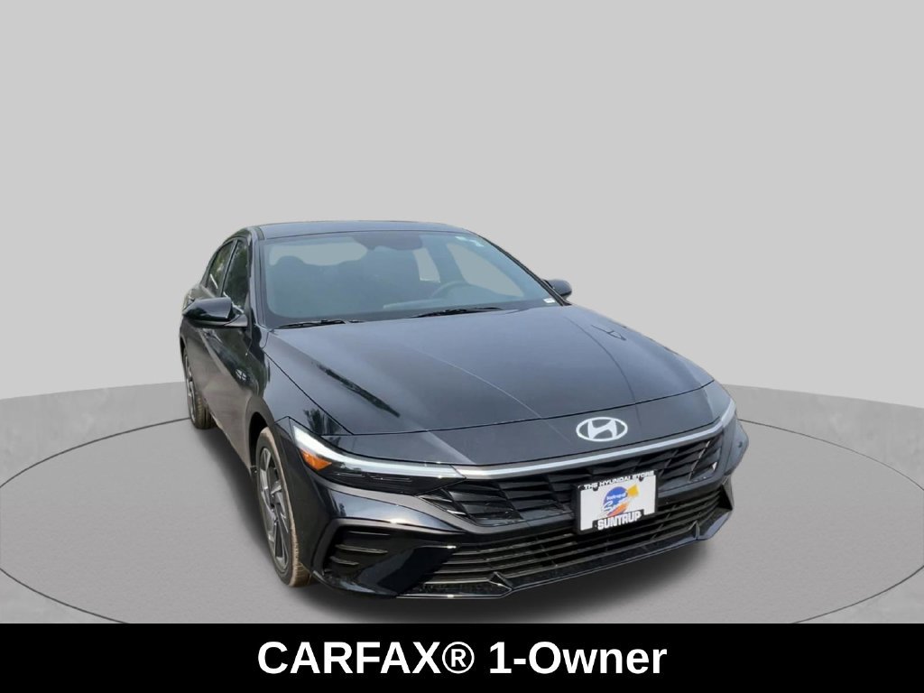 Used 2025 Hyundai Elantra Sport FWD image 4