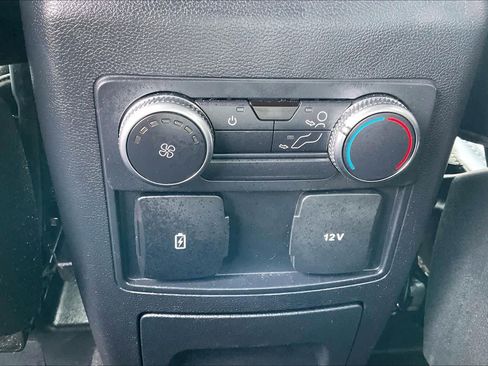 Used 2022 Ford Explorer XLT w/ Equipment Group 202A image 31