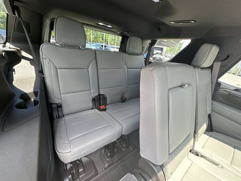 Certified 2022 GMC Yukon SLT w/ SLT Premium Package AWD/4WD image 27