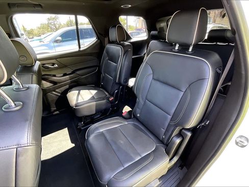 Certified 2022 Chevrolet Traverse Premier image 24
