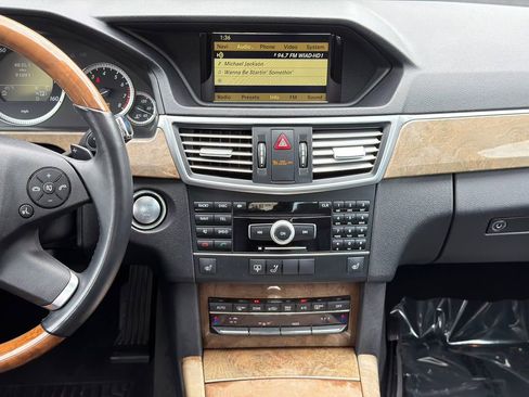 Used 2011 Mercedes-Benz E 350 4MATIC Sedan image 16