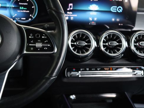 Used 2023 Mercedes-Benz EQB 300 4MATIC w/ Exclusive Package image 30