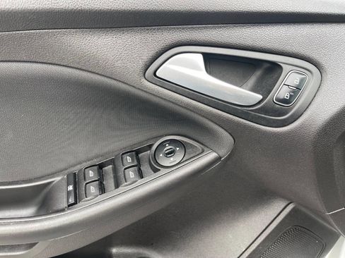 Used 2017 Ford Focus SE image 19