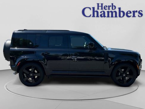 Used 2024 Land Rover Defender 110 V8 AWD/4WD image 5