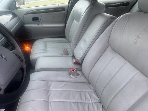 Used 1998 Lincoln Town Car Executive image 27
