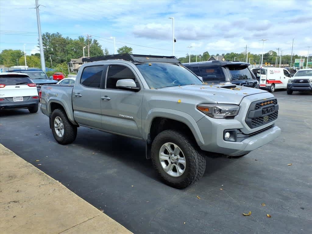 Used 2018 Toyota Tacoma TRD Sport AWD/4WD image 2