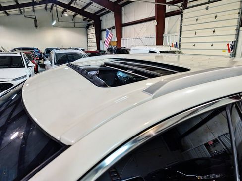 Used 2016 INFINITI QX60 Luxe w/ Premium Plus Package image 2