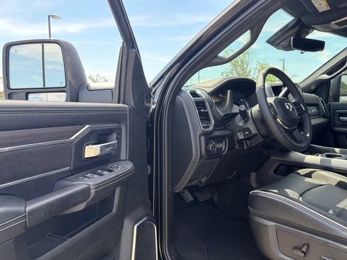 Used 2025 RAM 2500 Laramie w/ Towing Technology Group AWD/4WD image 38