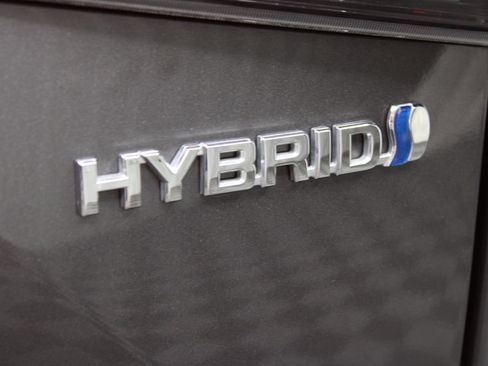 Used 2021 Toyota Highlander XLE AWD/4WD image 47