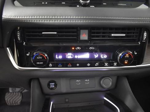 Certified 2026 Nissan Rogue Platinum w/ Platinum Premium Package AWD/4WD image 26