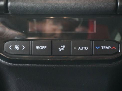 Used 2021 Toyota Highlander XSE image 14