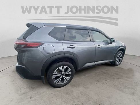 Used 2023 Nissan Rogue SV image 10