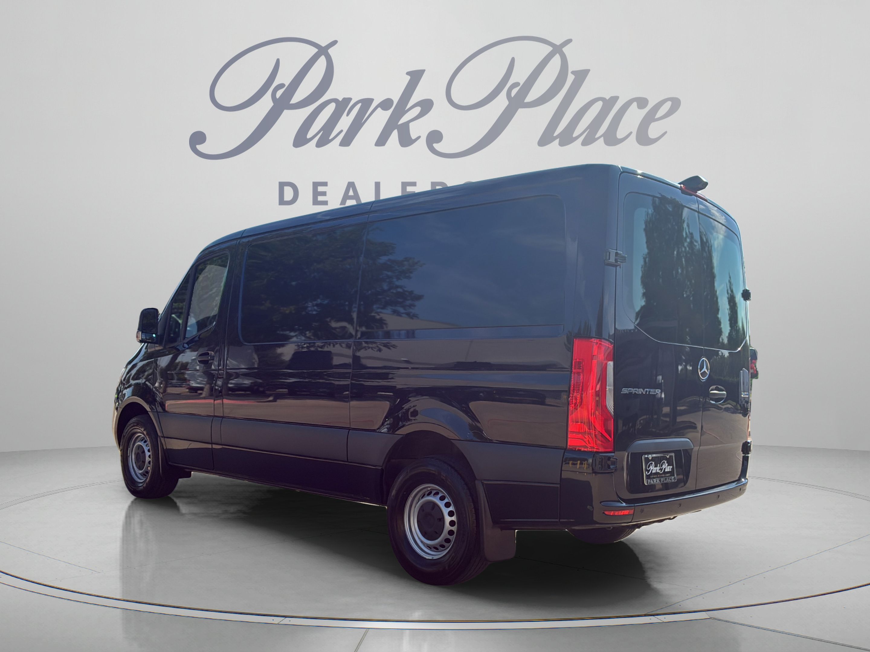 Used 2025 Mercedes-Benz Sprinter 2500 image 3