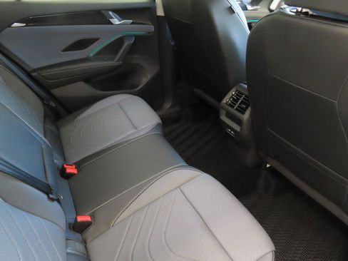 New 2025 Volkswagen Tiguan SE image 25