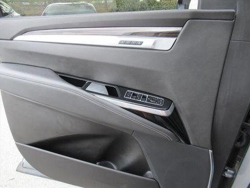 Certified 2025 Cadillac Escalade Premium Luxury w/ LPO, Radiant Package AWD/4WD image 20