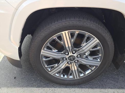 Used 2024 Toyota Sequoia Capstone AWD/4WD image 4