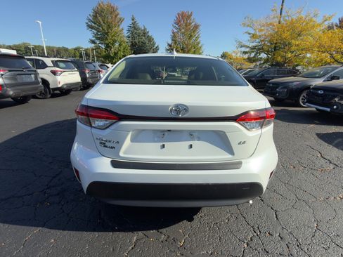 Used 2024 Toyota Corolla LE image 4