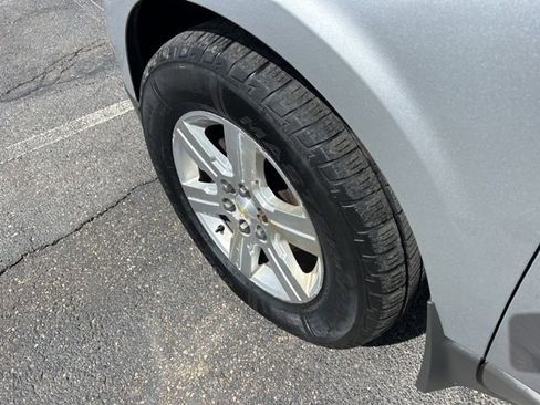 Used 2011 Chevrolet Traverse LT w/ Personal Connectivity Package image 17