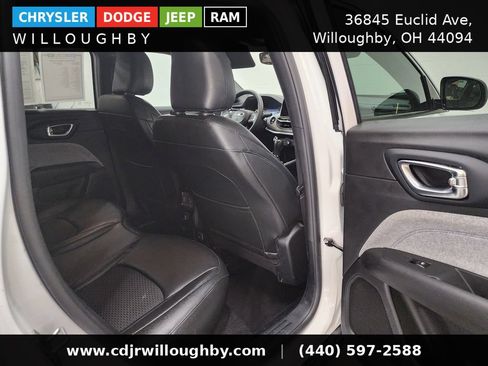 Used 2024 Jeep Compass Latitude AWD/4WD image 31