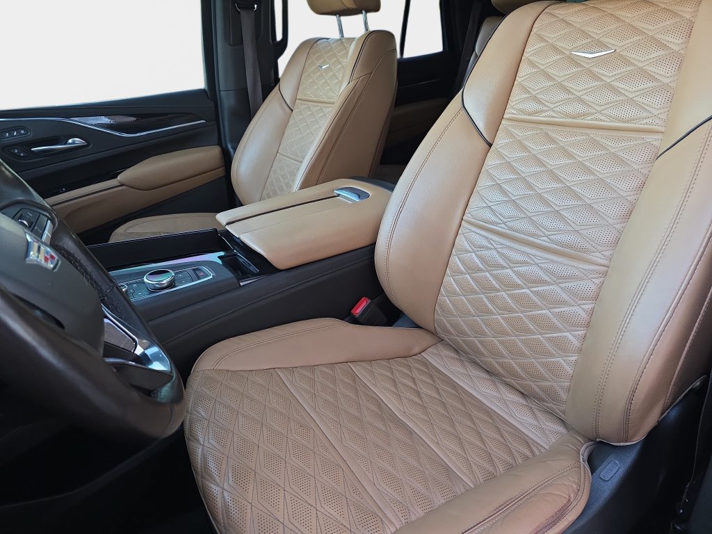 Used 2021 Cadillac Escalade Sport w/ Driver Assist Tech Package AWD/4WD image 19