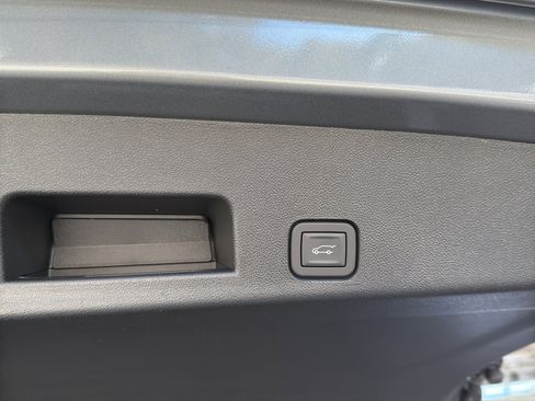 New 2026 Chevrolet Traverse LT w/ LPO, Floor Liner Package image 8