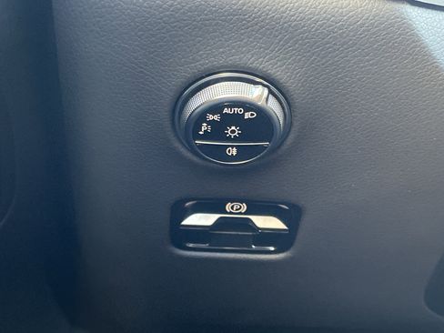 Certified 2025 Mercedes-Benz GLC 300 4MATIC image 25