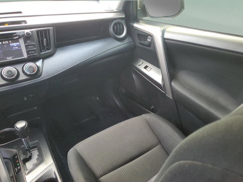 Used 2016 Toyota RAV4 LE image 12