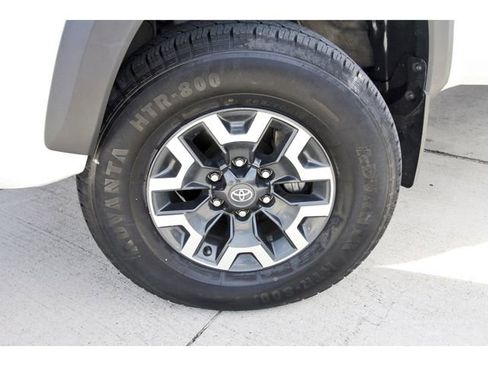 Used 2023 Toyota Tacoma TRD Off-Road w/ Advanced Technology Package AWD/4WD image 30