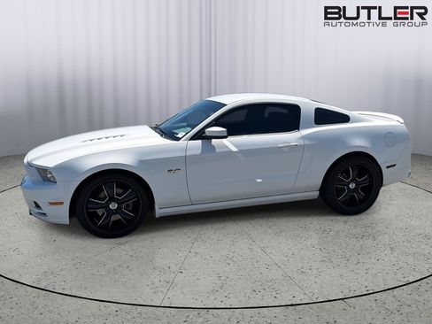 Used 2013 Ford Mustang GT Premium w/ Security Pkg RWD image 3