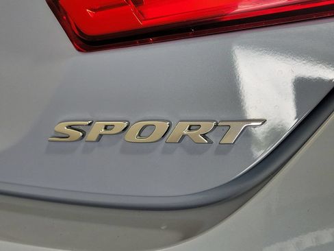 Used 2022 Honda Accord Sport image 7