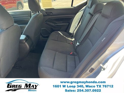 Used 2024 Nissan Altima 2.5 SV FWD image 16