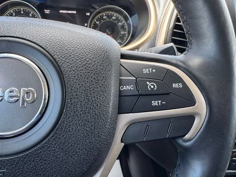 Used 2015 Jeep Cherokee Limited w/ Luxury Group AWD/4WD image 17